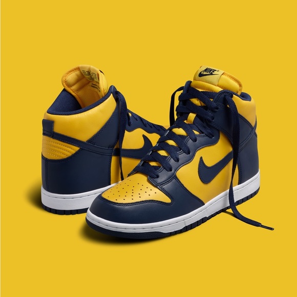 Nike Dunks Hi SP - Picture 1 of 5